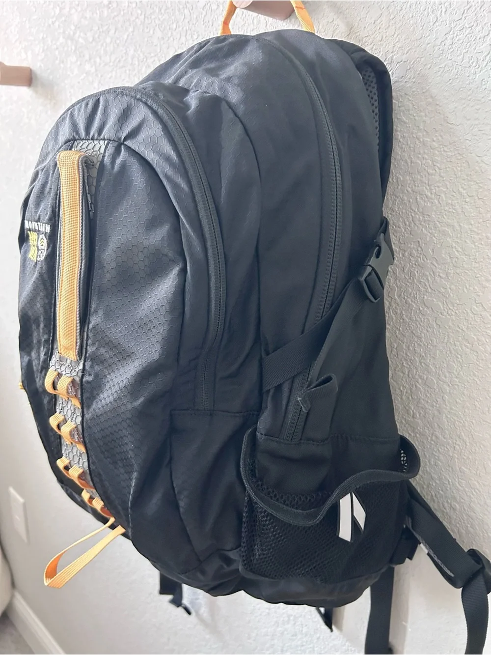 Vintage Mountain Hardwear Black & Yellow Lander Bag Pack y2k 2000's